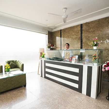 Tanvi Premium Residency Near Artemis Hospital, Gurugram 호텔 구르가온 외부 사진