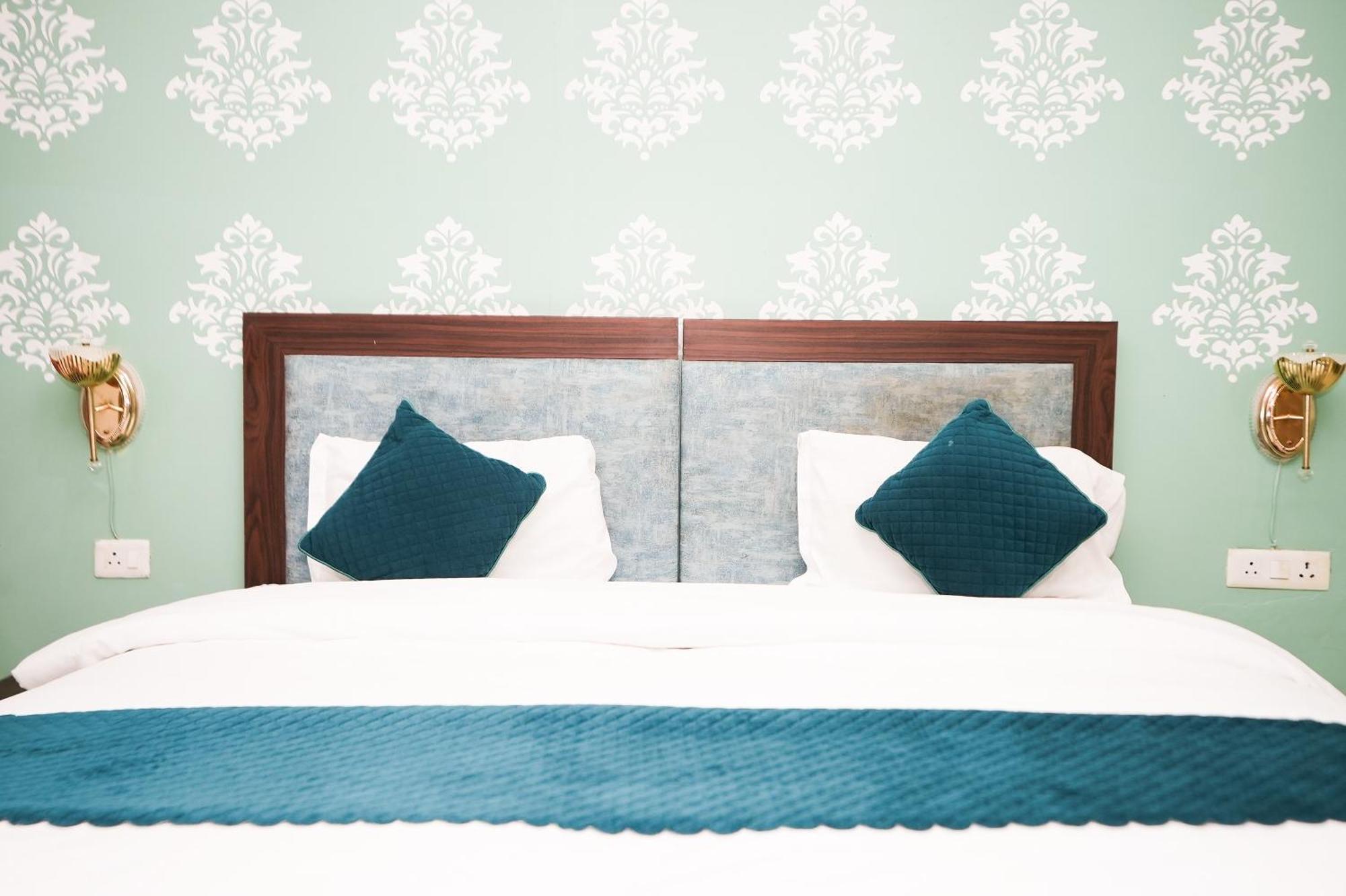 Tanvi Premium Residency Near Artemis Hospital, Gurugram 호텔 구르가온 외부 사진