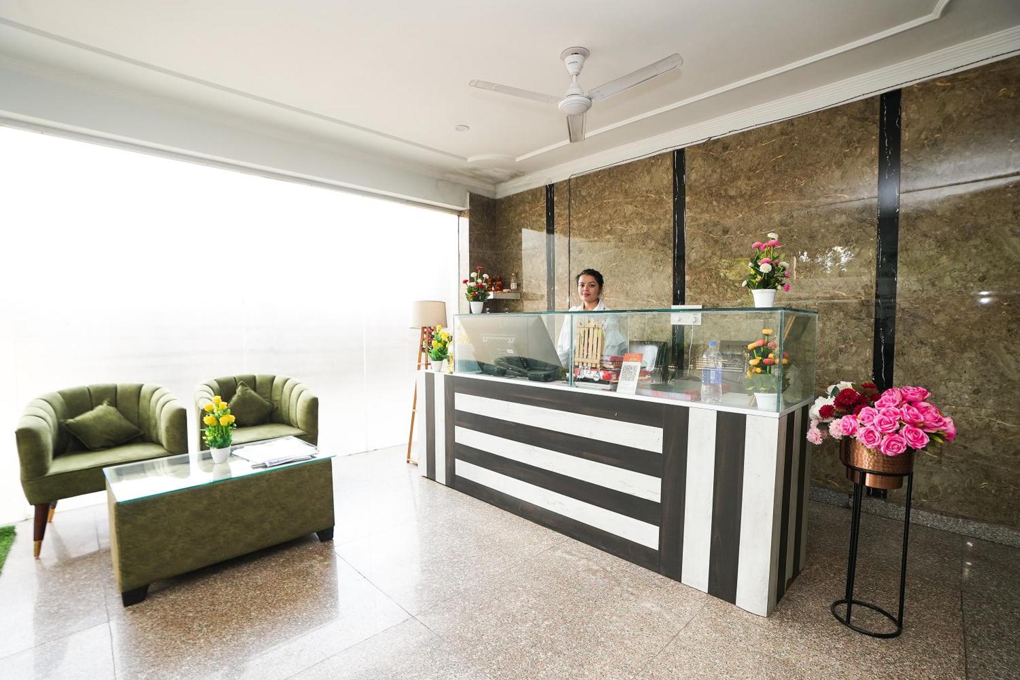 Tanvi Premium Residency Near Artemis Hospital, Gurugram 호텔 구르가온 외부 사진