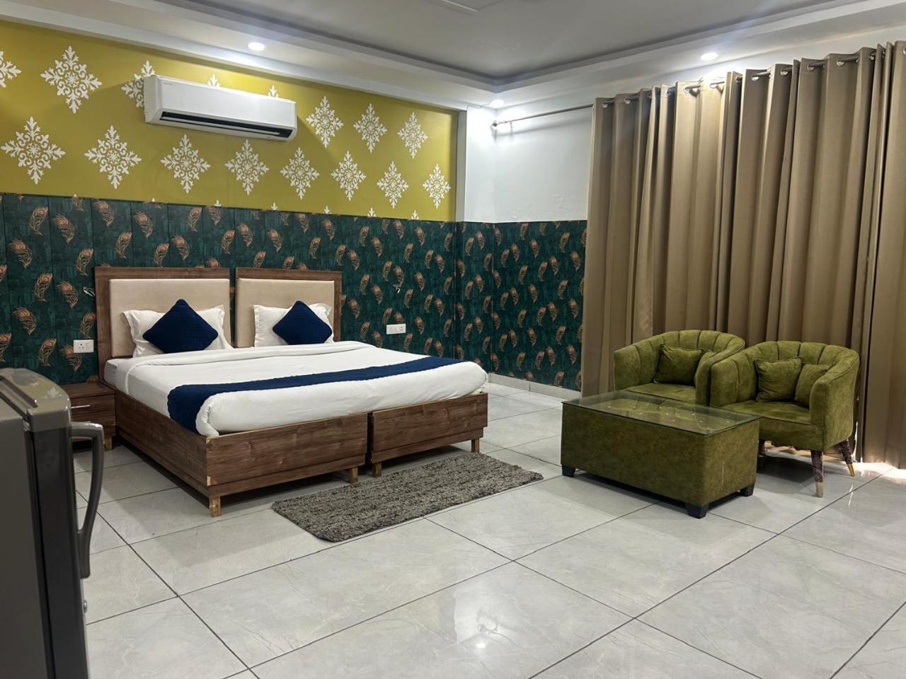 Tanvi Premium Residency Near Artemis Hospital, Gurugram 호텔 구르가온 외부 사진