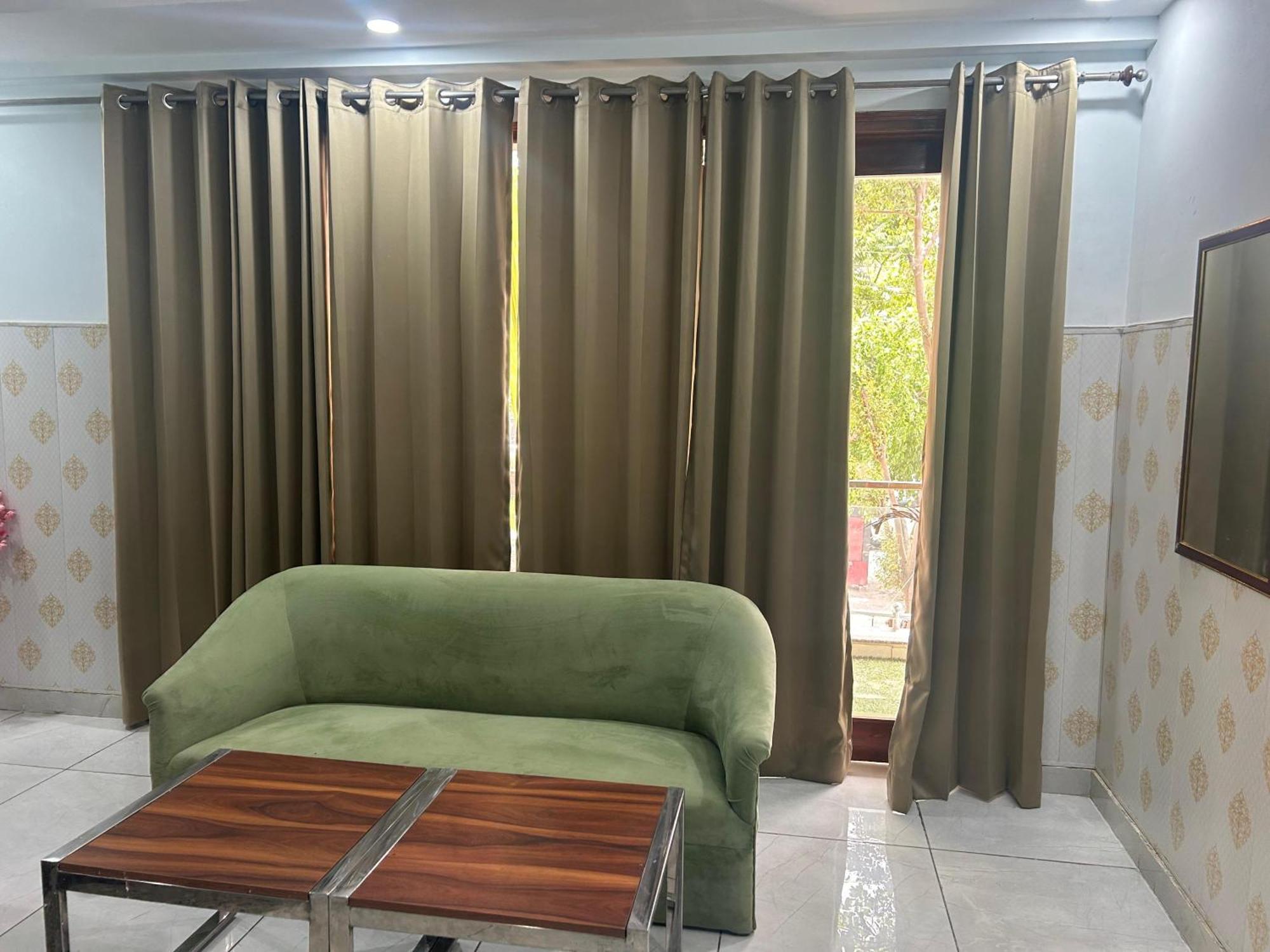 Tanvi Premium Residency Near Artemis Hospital, Gurugram 호텔 구르가온 외부 사진