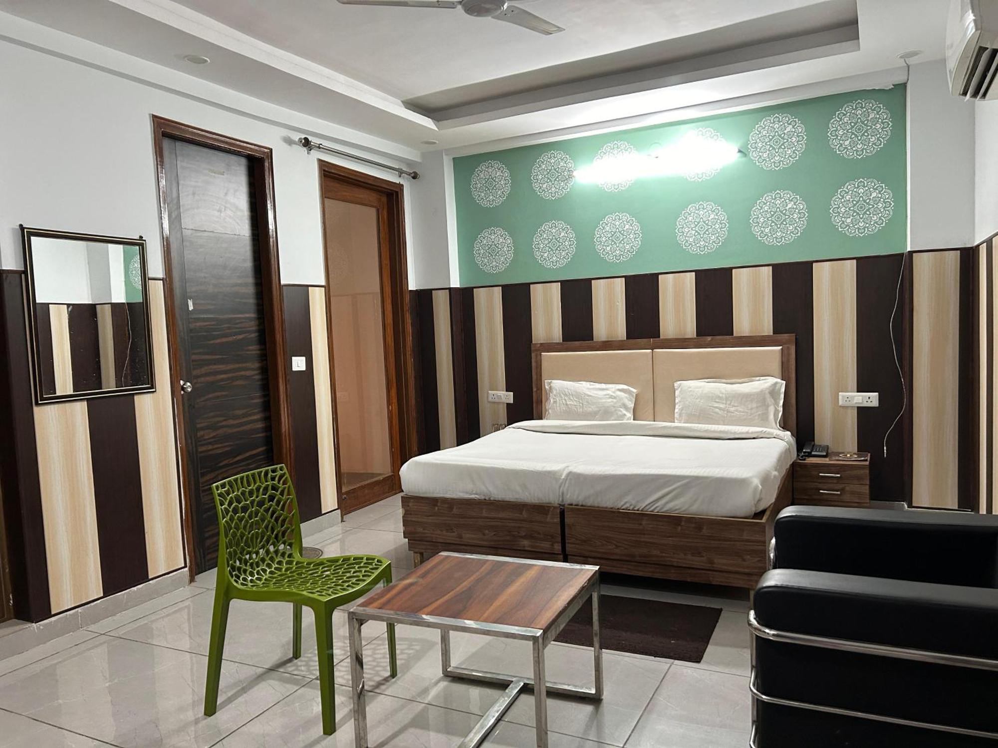 Tanvi Premium Residency Near Artemis Hospital, Gurugram 호텔 구르가온 외부 사진