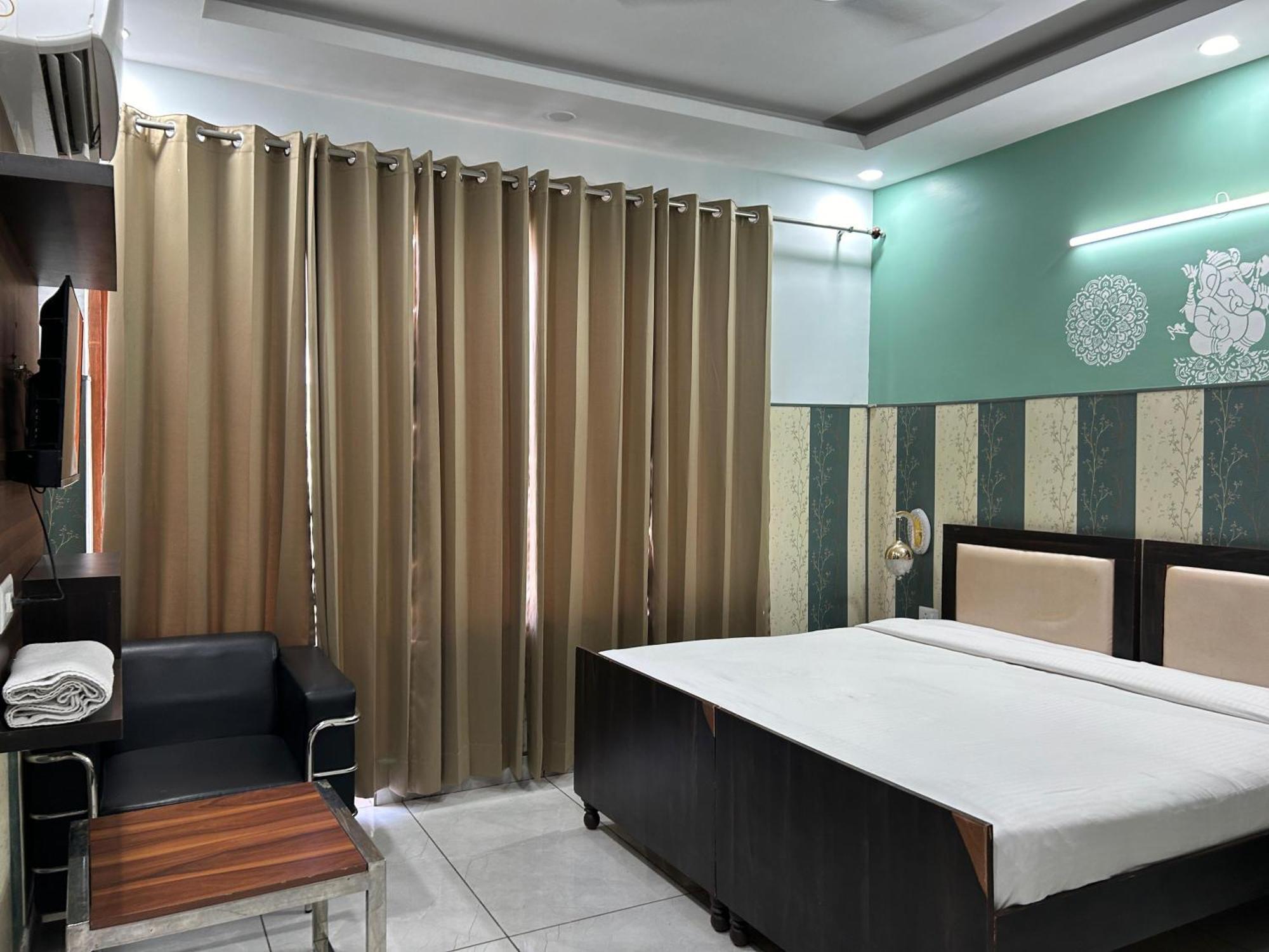 Tanvi Premium Residency Near Artemis Hospital, Gurugram 호텔 구르가온 외부 사진